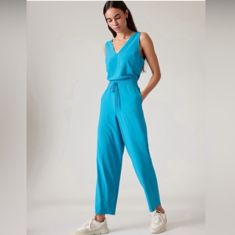 Sleeveless V-Neck Wide-Leg Jumpsuit in Bright Turquoise